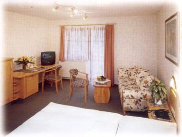 Hotel Gasthof Hirsch Alfdorf Chambre photo