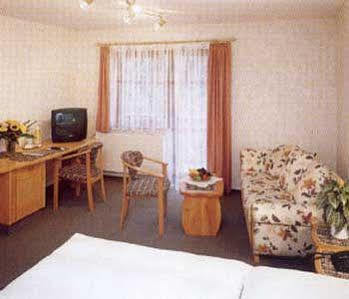 Hotel Gasthof Hirsch Alfdorf Extérieur photo